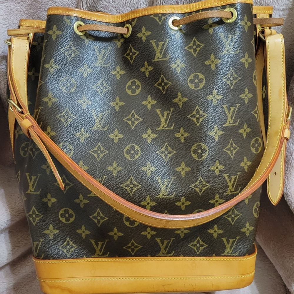 ✨💎LOUIS VUITTON All Authentic Noe Monogram Drawstring Shoulder Bag💎✨